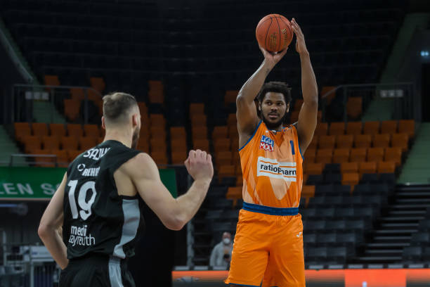 不仅关乎三 不仅关乎三