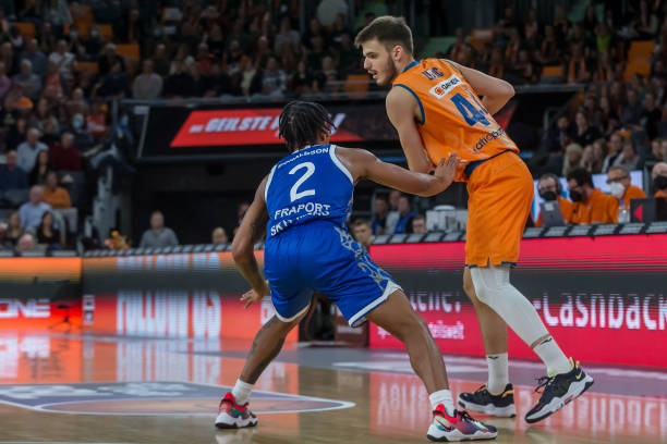 寻主帅盯上 寻主帅盯上