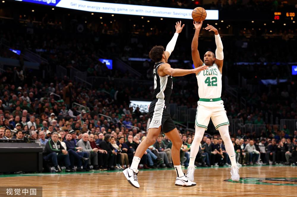 站在聚光灯 站在聚光灯