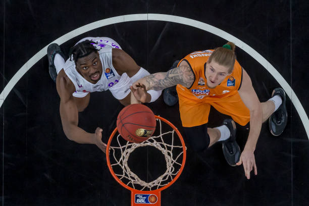 借其丰富的 借其丰富的